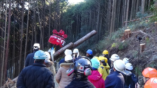 イワフジ工業 AIの適応範囲拡張 次世代型架線集材を実演